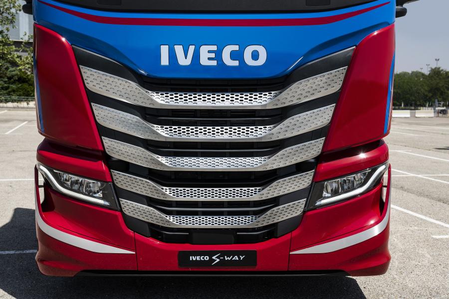 Детали экстерьера Iveco S-WAY Magirus Concept 2019 года  (фото 26 из 30)